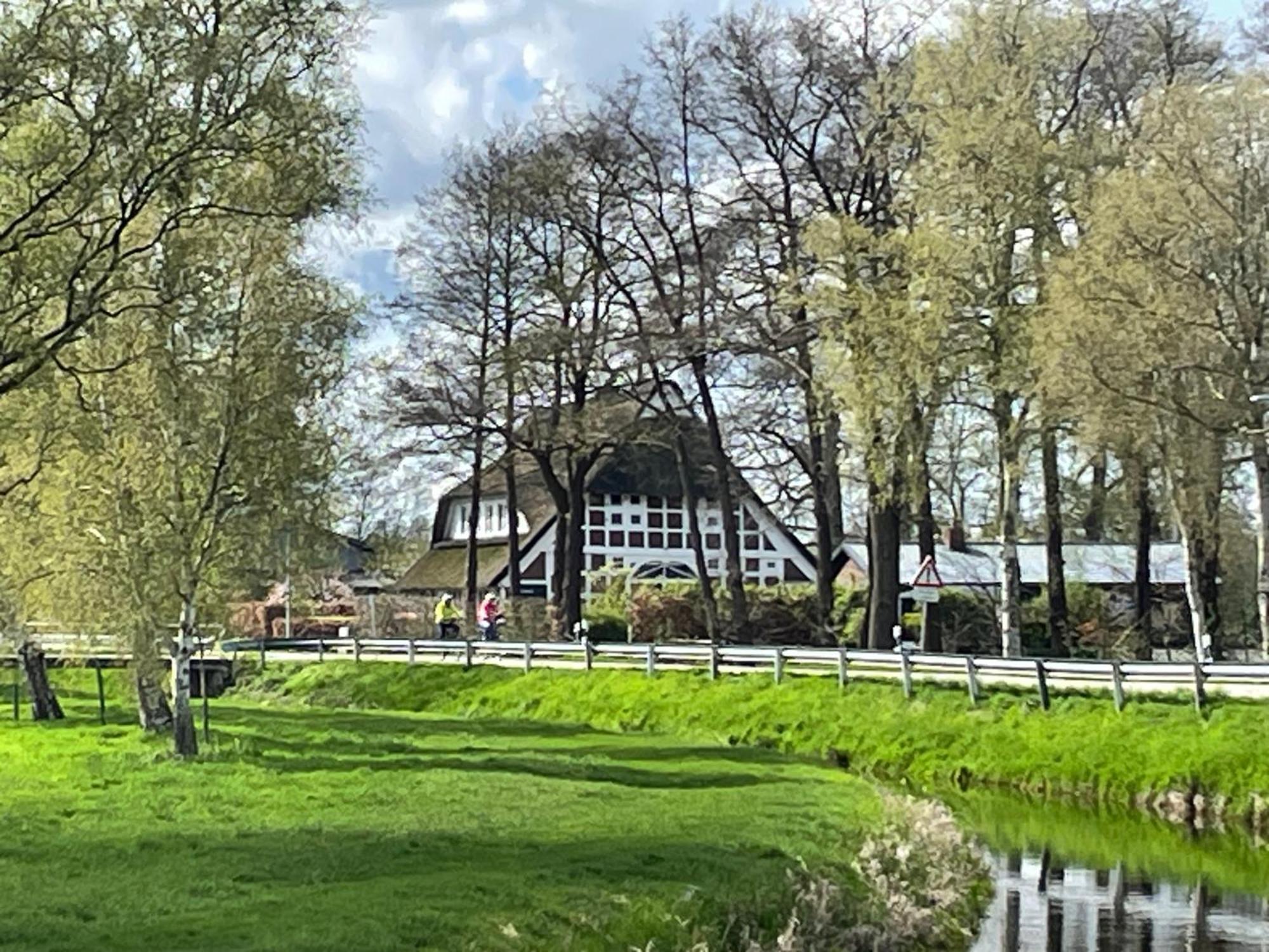 Altes Landhaus Oste, Klavier Appartement, 2 Zimmer Mit Kamin Hemmoor Eksteriør bilde